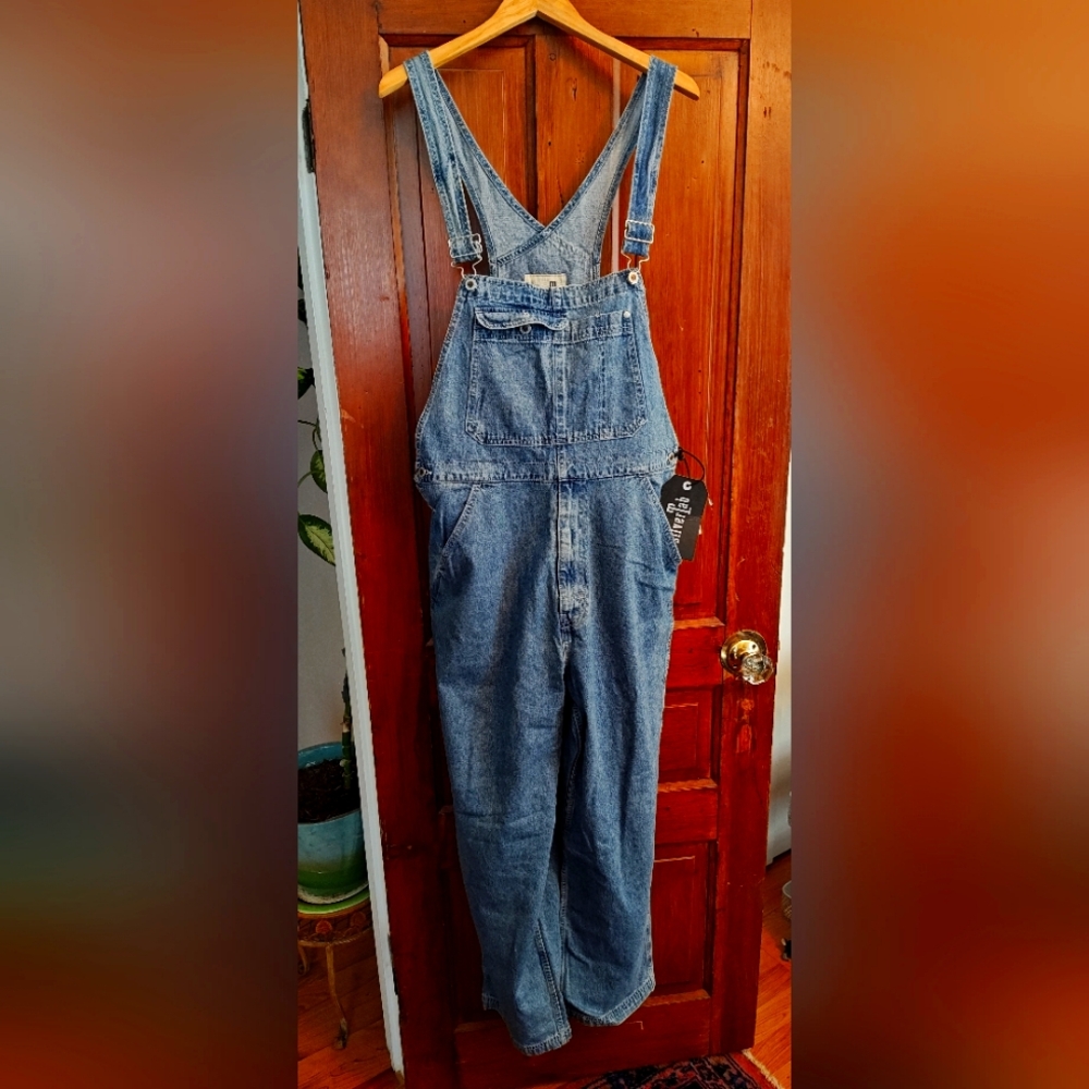 NWT Levi's Silvertab Overalls, size M
